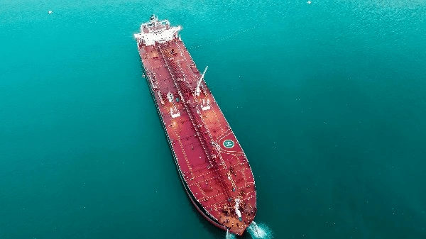 Global Shipping Market Faces Turbulence as Tanker Rates Surge on China Routes